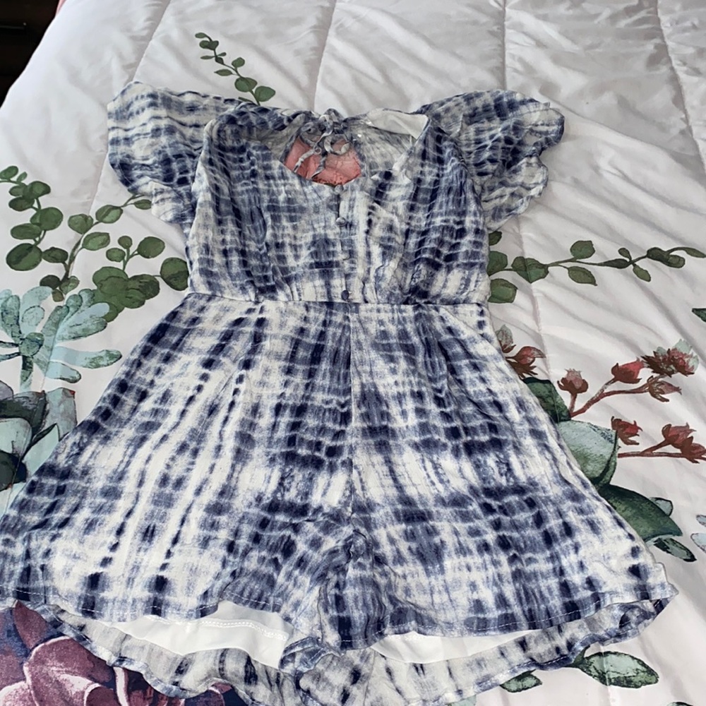 Blue/white beautiful romper size extra small